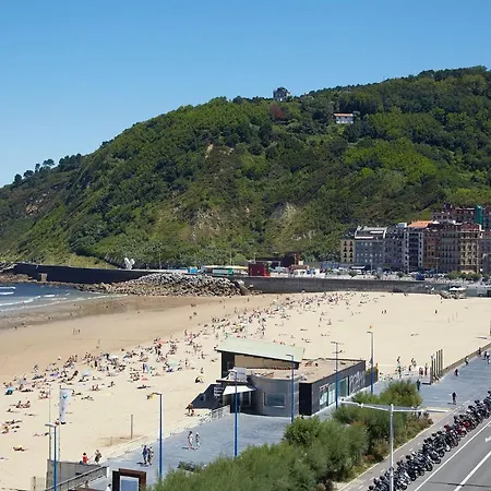 Always Easy I Zurriola San Sebastián