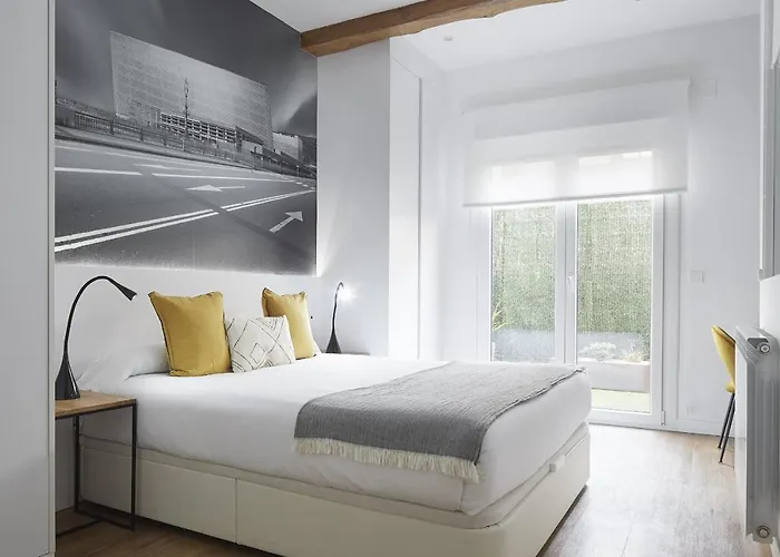 Always Easy I Zurriola 圣塞瓦斯蒂安